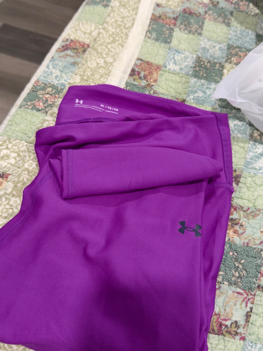 Under Armour Purple compression Leggings with pockets